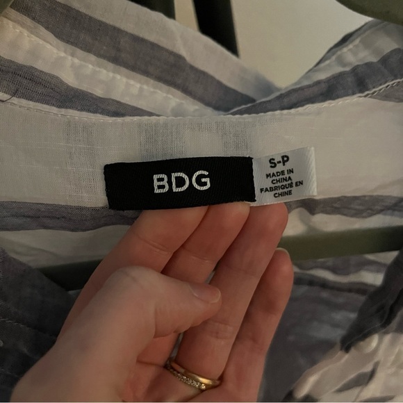 *2/15* Striped Button Down Tank - Picture 5 of 6